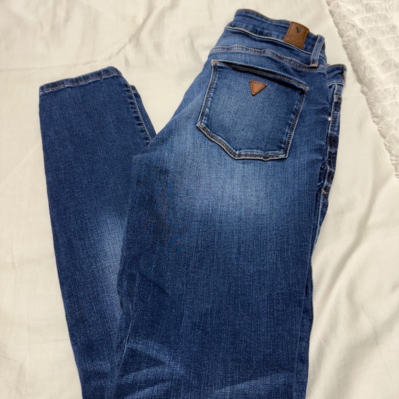 Guess-Sexy Curve Mid Rise Skinny Size 31 - Picture 4 of 5